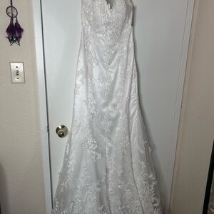 White Lace Wedding Dress